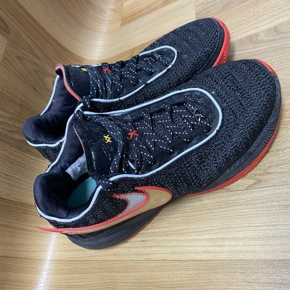 lebron james shoe store